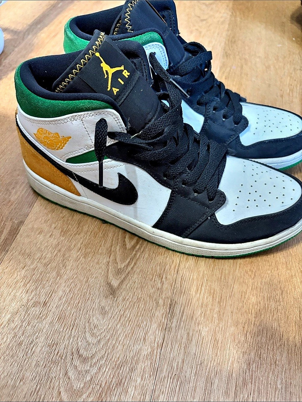 Nike Air Jordan 1 High Top Sneakers in Black & Green